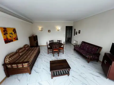 Av. Colon 2000, Piso 5