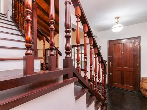 Casa 6 ambientes con 3 baños