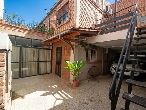 Casa en Dos Plantas Alquiler 5 Ambientes Patio Quincho Parrilla Martinez