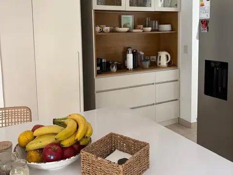Casa 6 ambientes con 3 baños