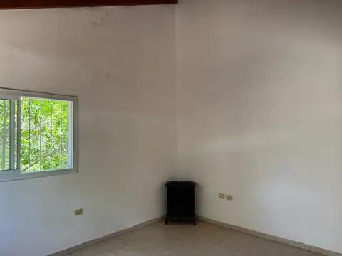 Casa 5 ambientes con 1 baño