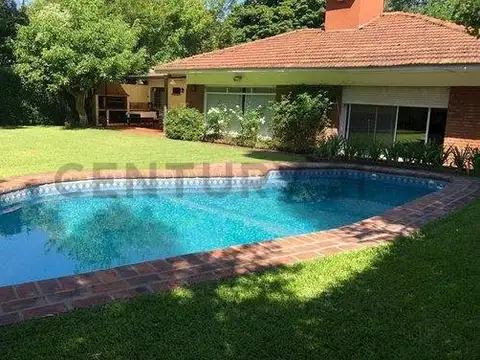 VENTA CASA  SAN ISIDRO  ACEPTA PERMUTA APTO CREDITO