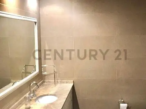 Casa 6 ambientes con 2 baños