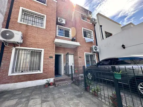 5 Amb. con Fondo, Cochera y Terraza - 1 Cuadra de Av Maipú