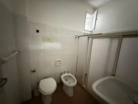 Departamento 5 ambientes con 1 baño