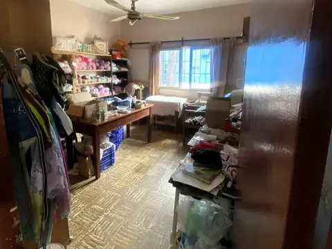 Casa / Terreno con mucho potencial. Barrio Belgrano.