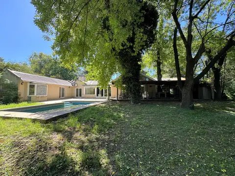 Casa 4 ambientes con 3 baños