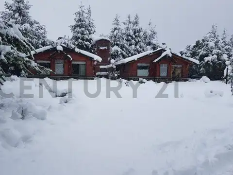 Casa en Venta con 3 cocheras