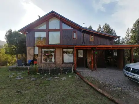 Casa 8 ambientes con 3 baños