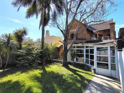 Chalet en Venta 4 Ambientes Haedo B° Guemes Parque piscina