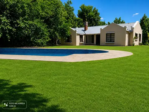 Casa 4 ambientes con 2 baños