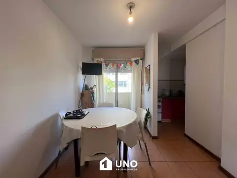 Cerrito y España - Dpto de 1 Dormitorio Externo.