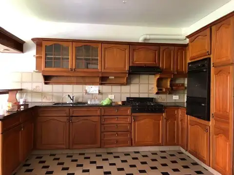 Casa en Venta con 4 cocheras
