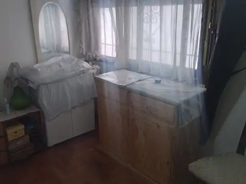 Excelente Casa Sobre Lote Propio de 5 ambientes en Villa Sarmiento - Zona Ward "Residencial"