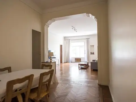 Racionalista I techos altos I buen edificio I opcion 3er dor