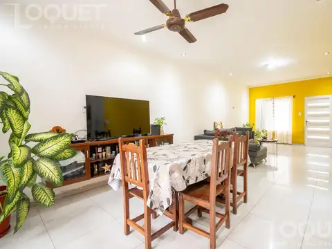 Casa 6 ambientes con 3 baños