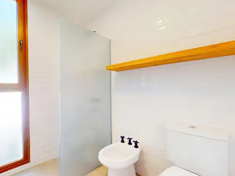 458  e/  Centenario y 12