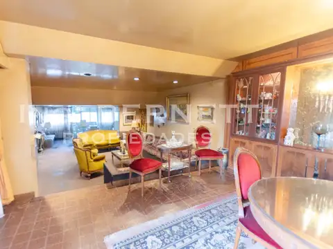 PH 6 Ambientes en 3 plantas - 429 m2 - Muy buena ubicación -