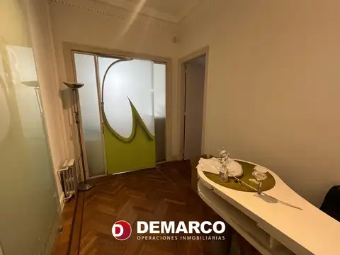 Oficina 5 ambientes con 2 baños