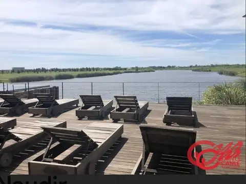 Terreno en Venta 20  mts Fondo