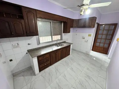 Casa en Alquiler en San Antonio de Padua, $ 800.000