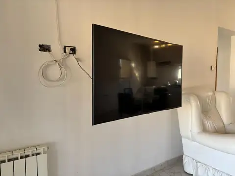 Casa en Alquiler con 2 cocheras