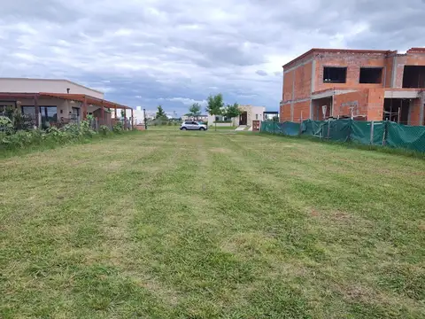 VENTA LOTE BARRIO SANTA LUCIA PILAR DEL ESTE