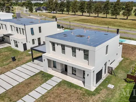 Casa en venta con renta en Pebble Beach, Pilar Golf, Calle Principal 550