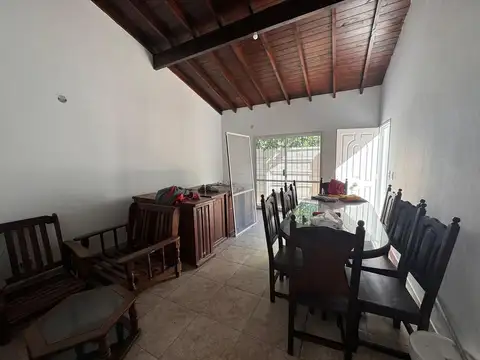 Depto Tipo Casa en Alquiler en Ituzaingo Sur, $ 1.100.000