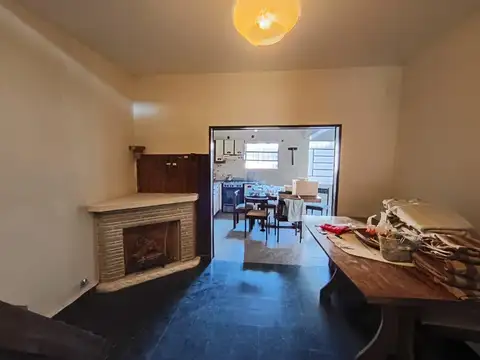 Casa 7 ambientes con 1 baño