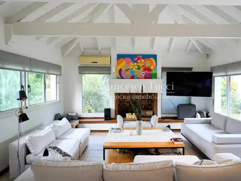 Casa 4 ambientes con 3 baños