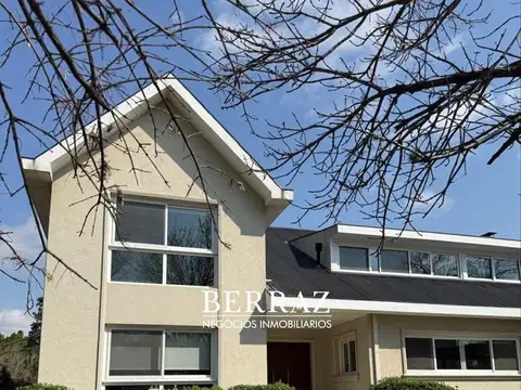 Casa Venta 4 Dormitorios Olivos Golf Club Lote de 1625 m2 Pilar