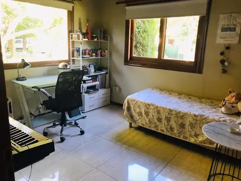 Casa en venta en Los Sauces con pileta