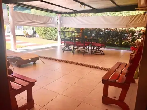 Casa 4 ambientes con 3 baños