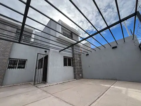 DUPLEX PREMIUM CON PATIO Y COCHERA