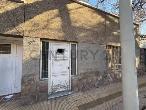 Juan B Justo 300