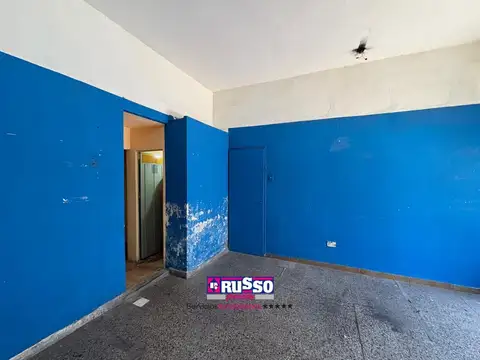 Local en Alquiler en Tablada, $ 300.000
