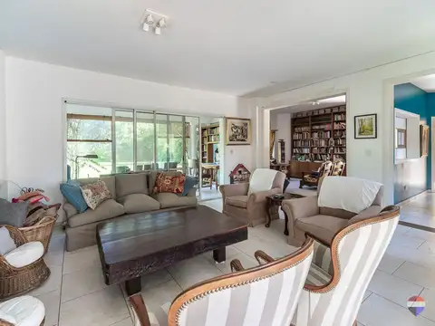 Casa 6 ambientes con 3 baños