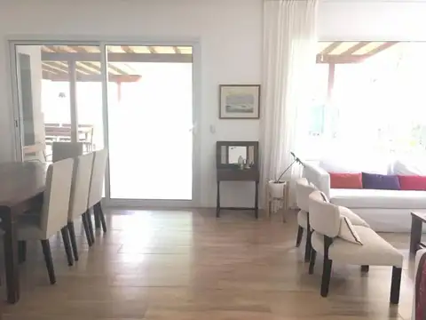 Casa en Alquiler Temporal de 4 dormitorios