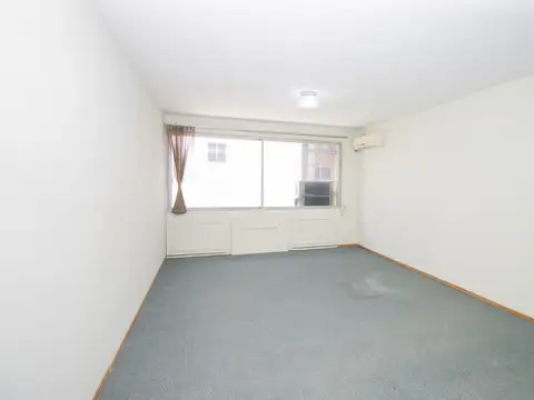 Oficina en Alquiler en Ciudad Vieja, $U 8.000