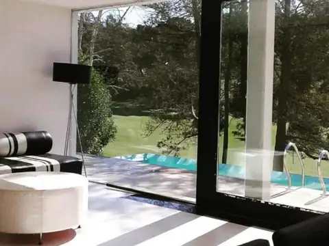 Casa con piscina en venta en Sierra de los Padres