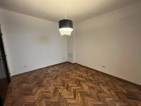 Depto Tipo Casa en Alquiler de 3 ambientes