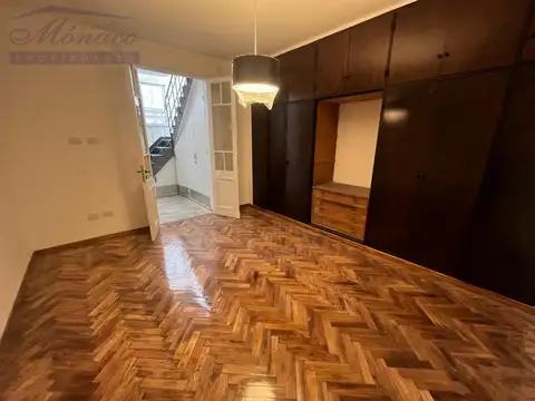 Depto Tipo Casa en Alquiler de 2 dormitorios