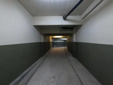 LOCAL    ESPACIO GUARDACOCHE / DEPOSITO.  136M2 TOTALES - AGRONOMIA