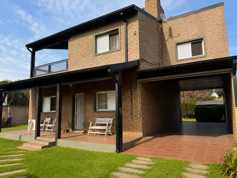 VENTA: CASA DE 3 DORMITORIOS CON QUINCHO Y PILETA