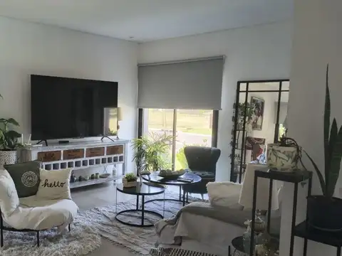 Casa en Venta en Pilar del Este - Santa Lucia, USD 208.000