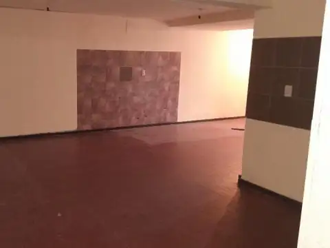 Local en Alquiler en Barrio España y Hospitales, $ 500.000