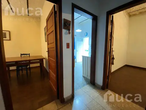 Casa 6 ambientes con 2 baños