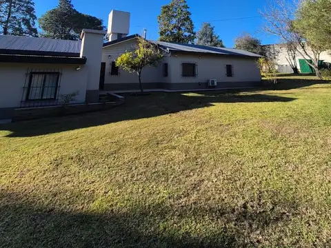 Casa en Venta con 2 cocheras