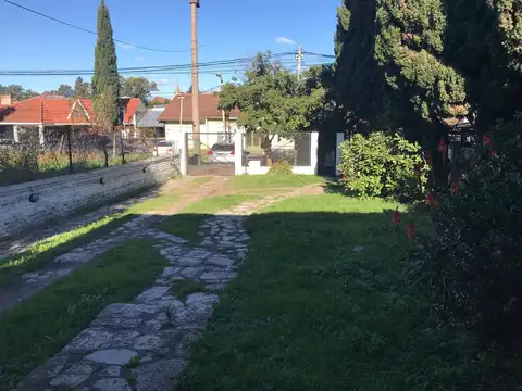 Casa 3 amb. con gran parque! Llavallol.